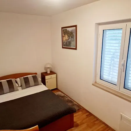 Drive & Apartment